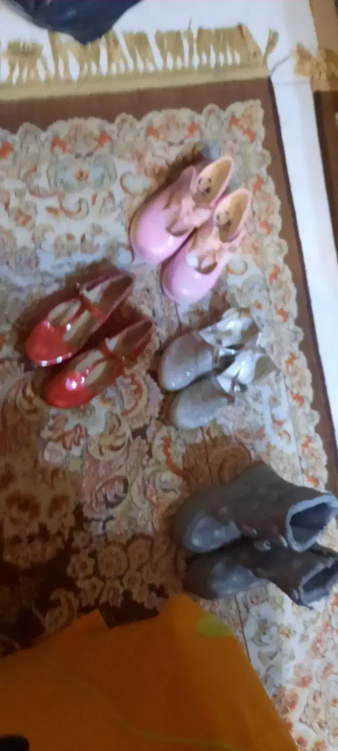 تعداد زیادی لباس بچه گانه تمییز و در حد نو|کفش و لباس بچه|کرج, گوهردشت|دیوار