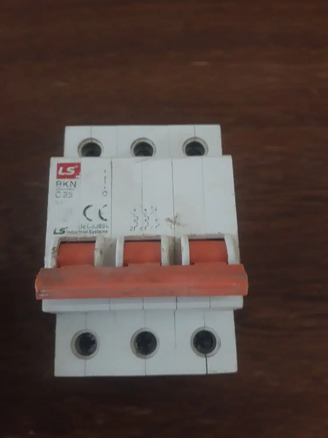 فیوز برق سه فاز . محافظ جان . کنداکتور|مصالح و تجهیزات ساختمان|زابل, |دیوار