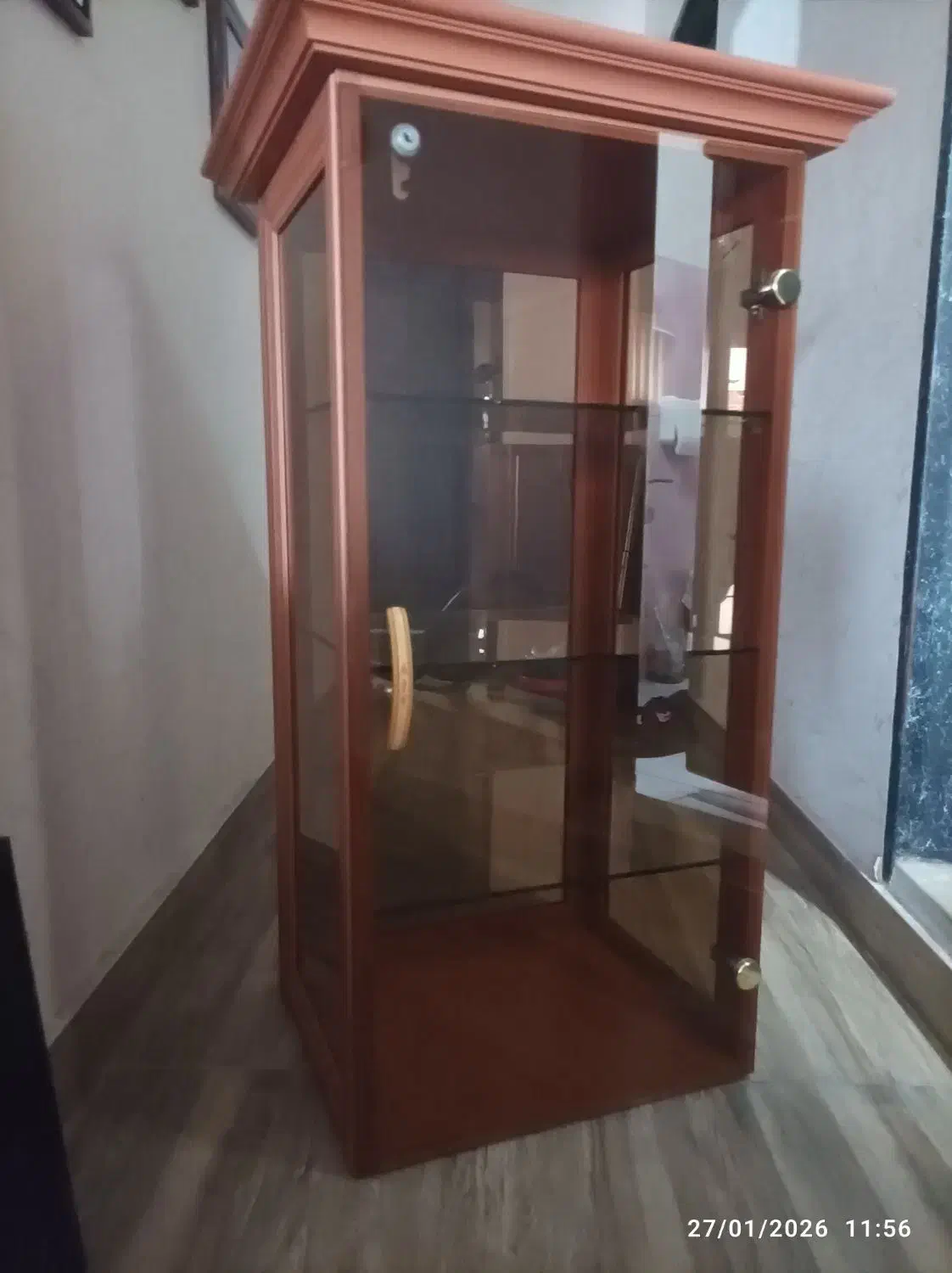 ویترین برای ارایشگاه|بوفه، ویترین، کنسول|بندر انزلی, معلم|دیوار