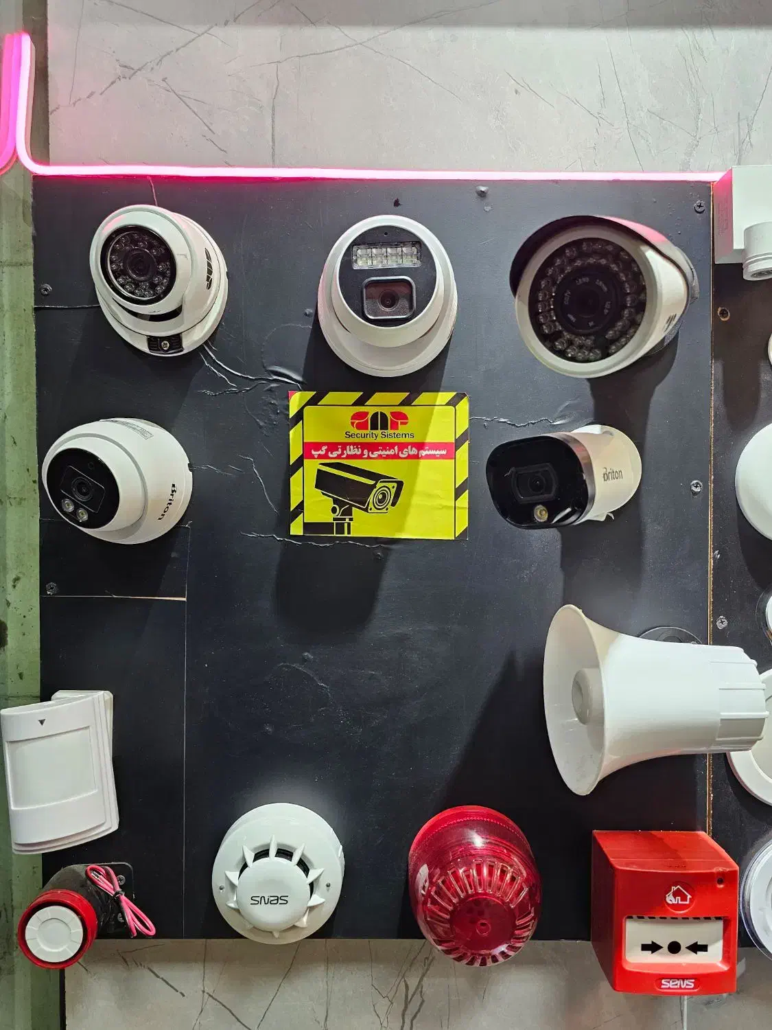 نصب دوربین و دزدگیر و آیفون تصویری|خدمات پیشه و مهارت|آبیک, |دیوار