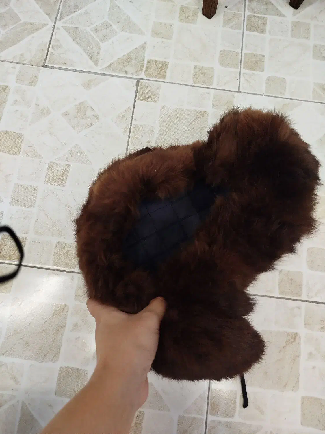 کلاه پشمی|لباس|بندر انزلی, ساحل قو|دیوار