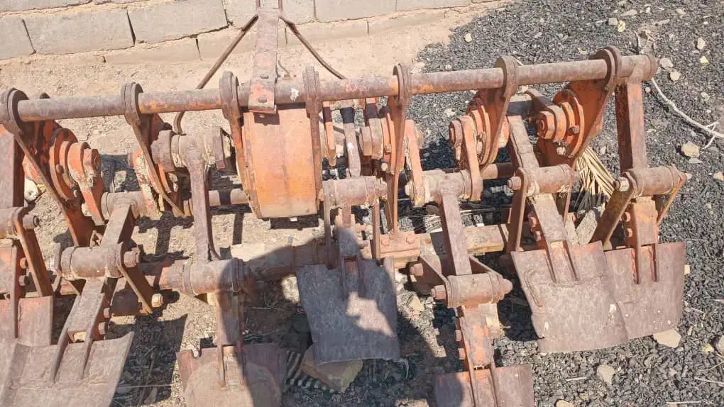 اعددهفت بیل فیات ویک عددپنج بیل گلدونی|ماشین‌آلات صنعتی|بهرمان, |دیوار