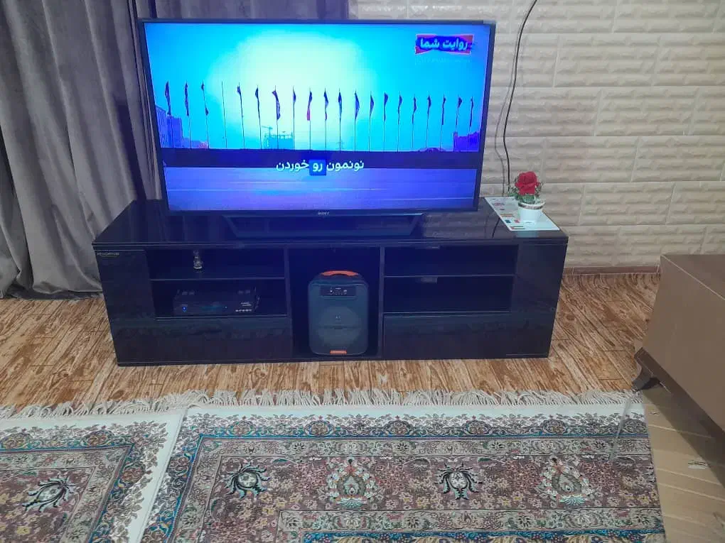 یک زیرتلویزونی بزرگ|میز تلویزیون|بهبهان, |دیوار