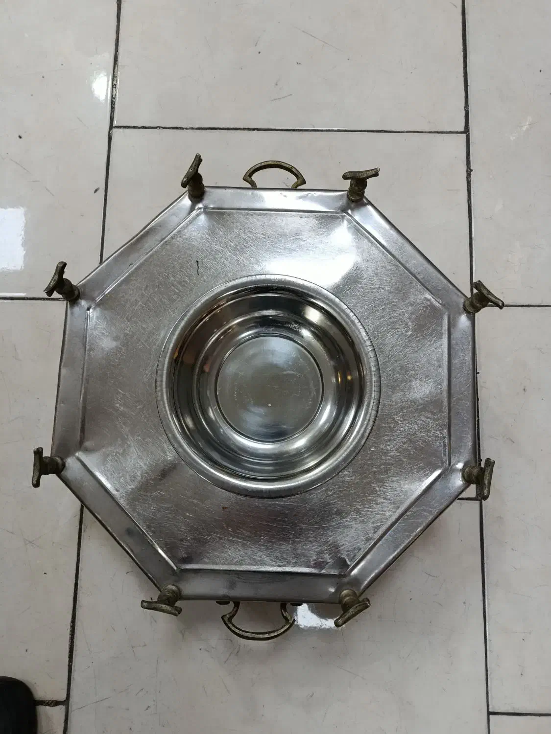 منقل استیل قدیمی با پایه ها و دسته ها ی برنزی|کلکسیون اشیاء عتیقه|کرج, گلشهر|دیوار