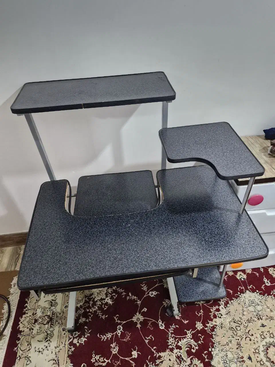 میز تحریر و کامپیوتر|میز تحریر و کامپیوتر|رامیان, |دیوار