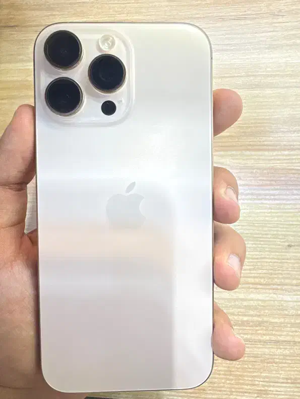 ایفون ۱۶ پرو مکس|موبایل|نجفآباد, منتظری شمالی|دیوار