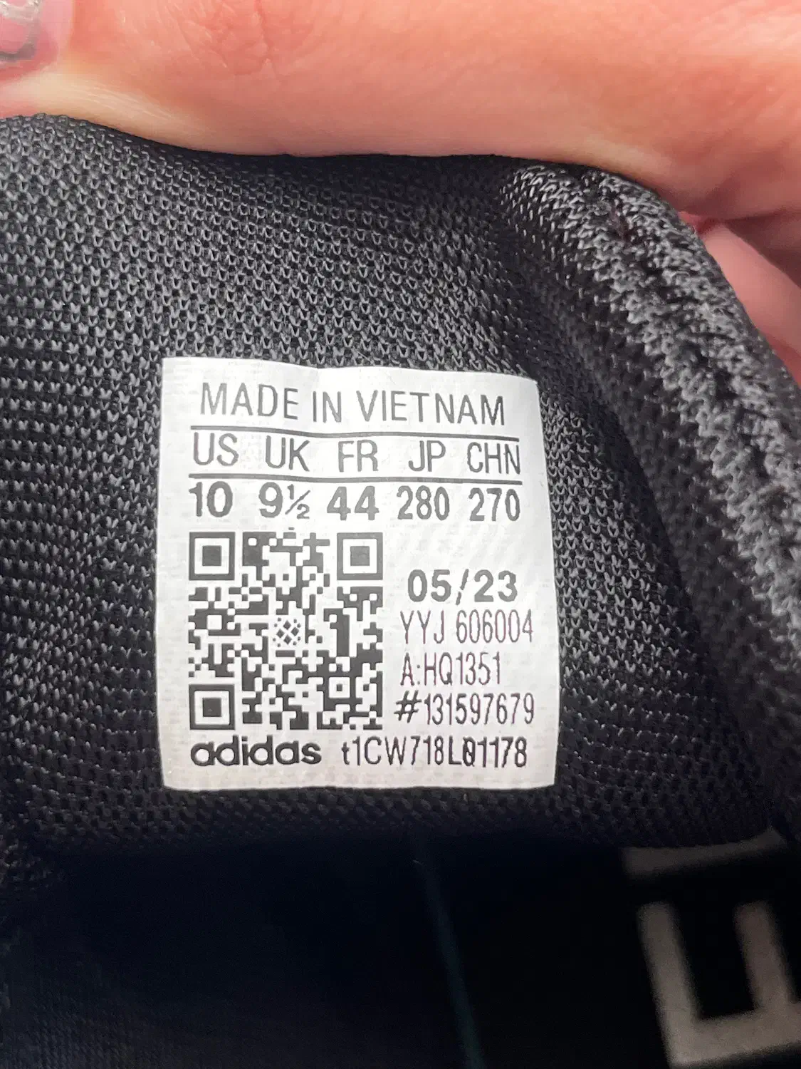 کفش ورزشی آدیداس نو|کیف، کفش، کمربند|شیراز, زرهی|دیوار