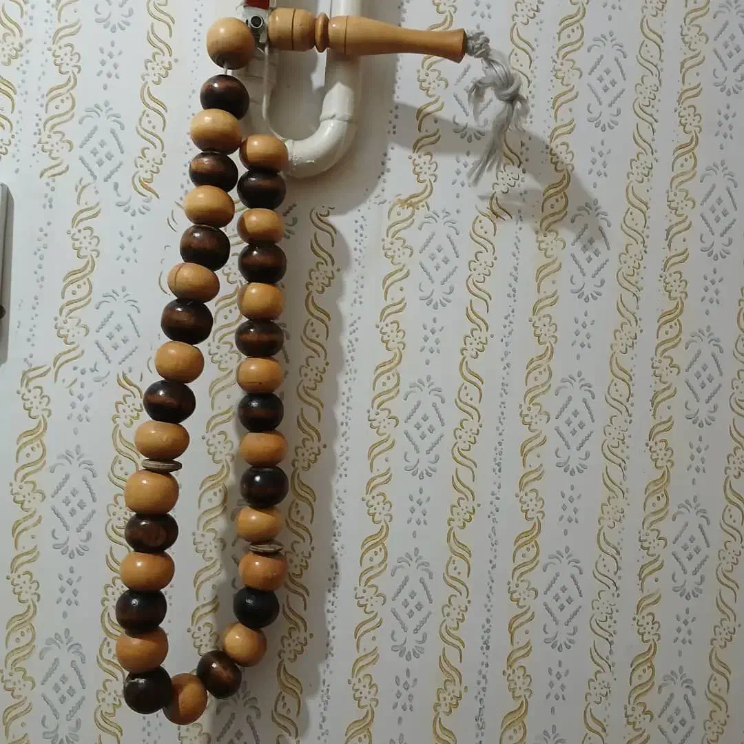 تسبیح چوبی|کلکسیون اشیاء عتیقه|نهاوند, |دیوار
