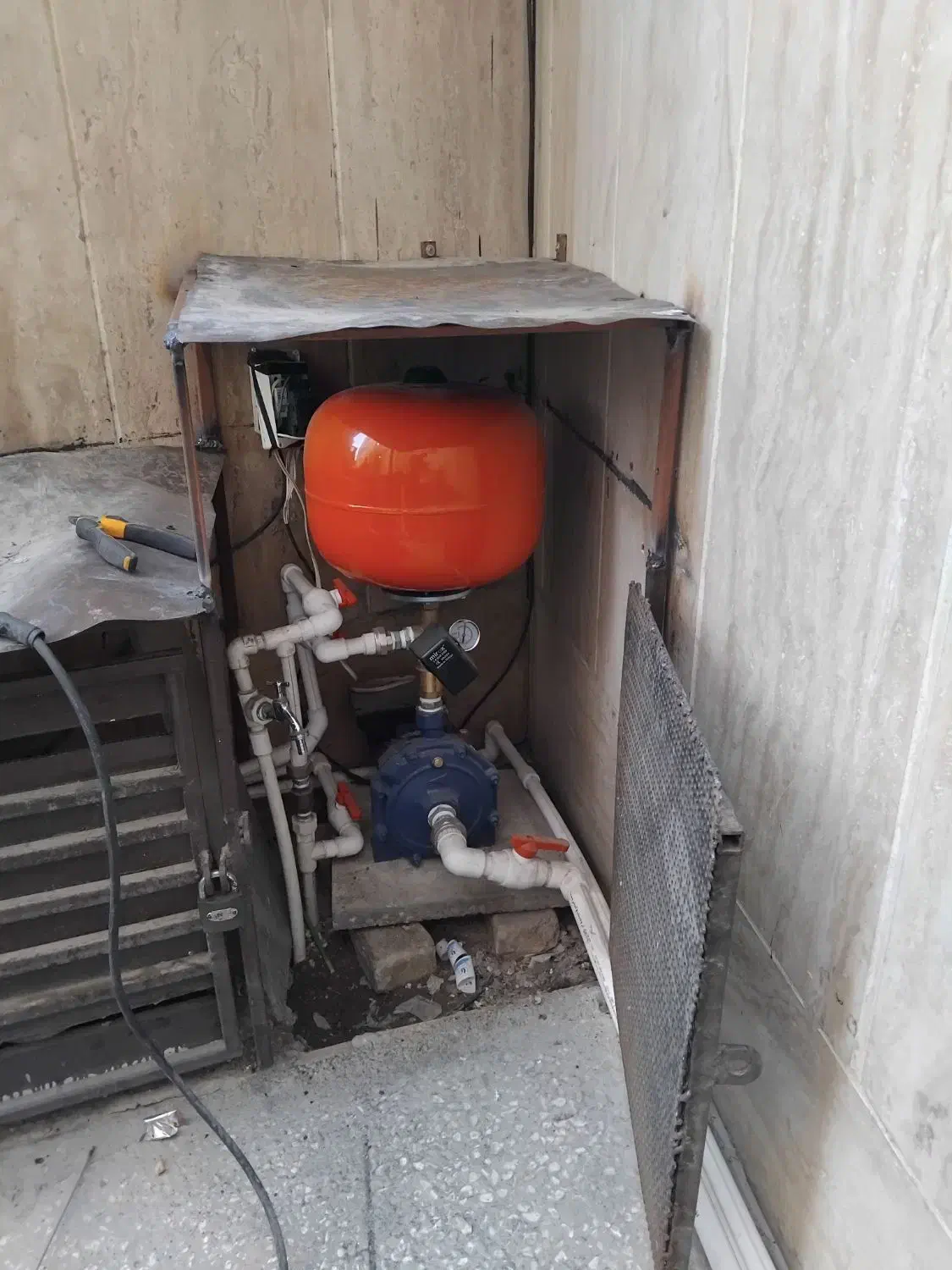 نصب پمپ آب،لوله کشی ،برقکاری،ابگرمکن و پکیچ|خدمات پیشه و مهارت|تهران, افسریه شمالی|دیوار