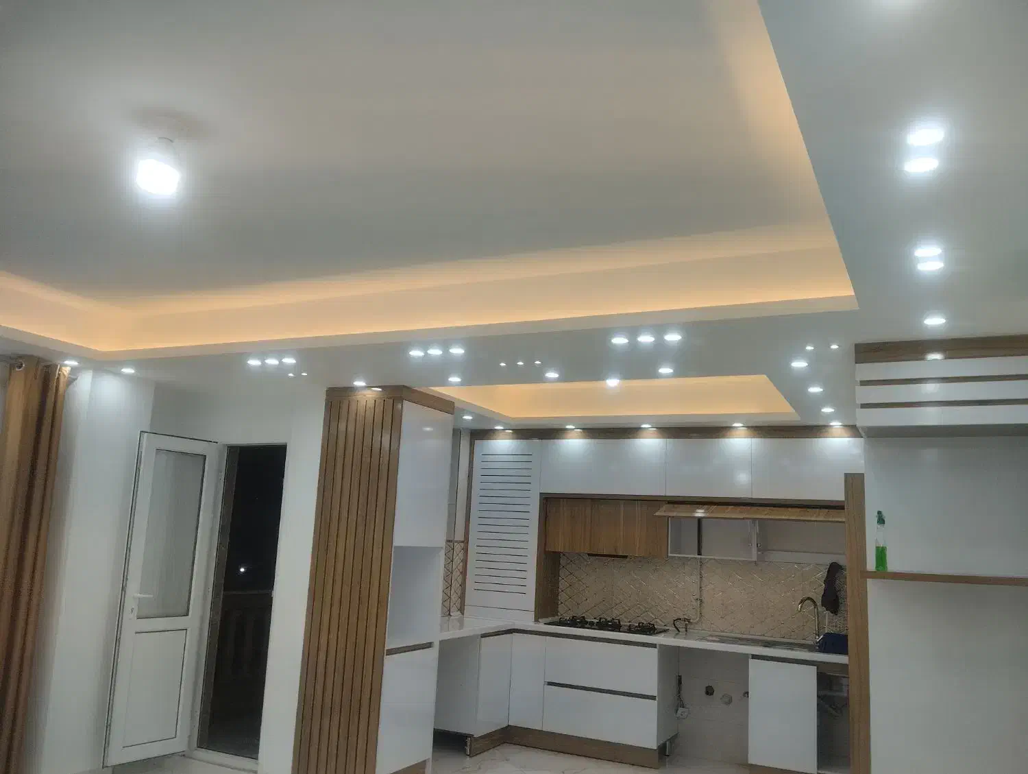 برقکار برق کار سیم کش24ساعته سیار شبانه روزی|خدمات پیشه و مهارت|سنندج, |دیوار