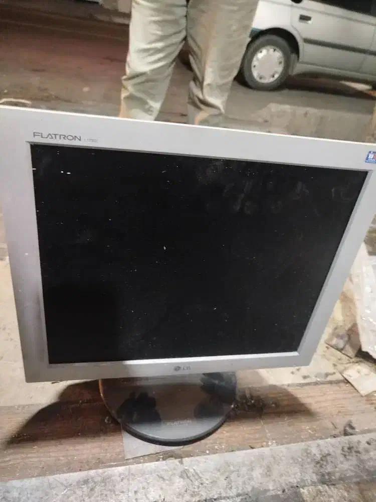 مانیتور ۱۵ اینچ LG|قطعات و لوازم جانبی رایانه|پردیس, فاز ۸|دیوار