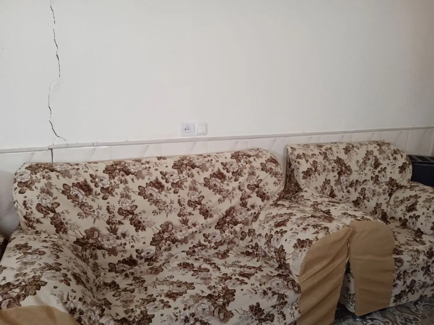 مبل راحتی ۷ نفره با کاور|مبلمان خانگی و میز عسلی|نیشابور, خیام|دیوار