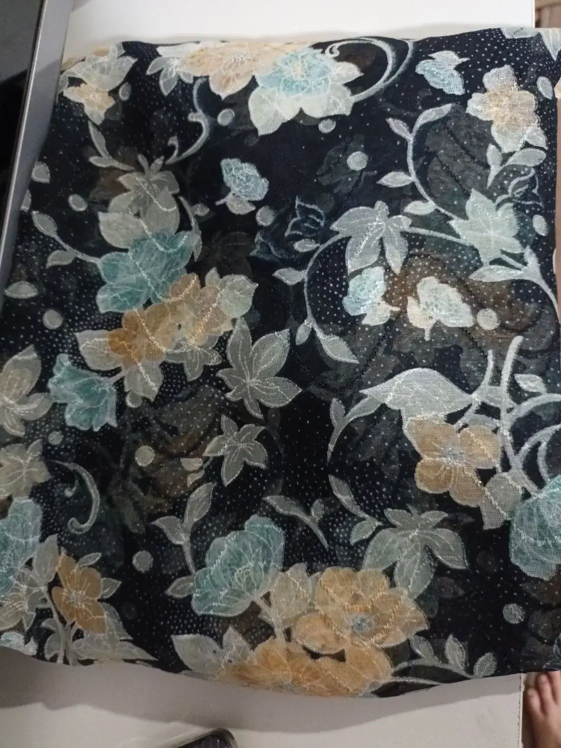 چند عدد چادر به مناسبت روز مادر|لباس|ملایر, |دیوار