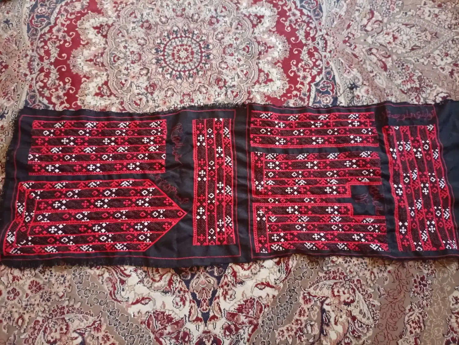 یک سرویس کامل زی آستین بلوچی|لباس|قشم, |دیوار