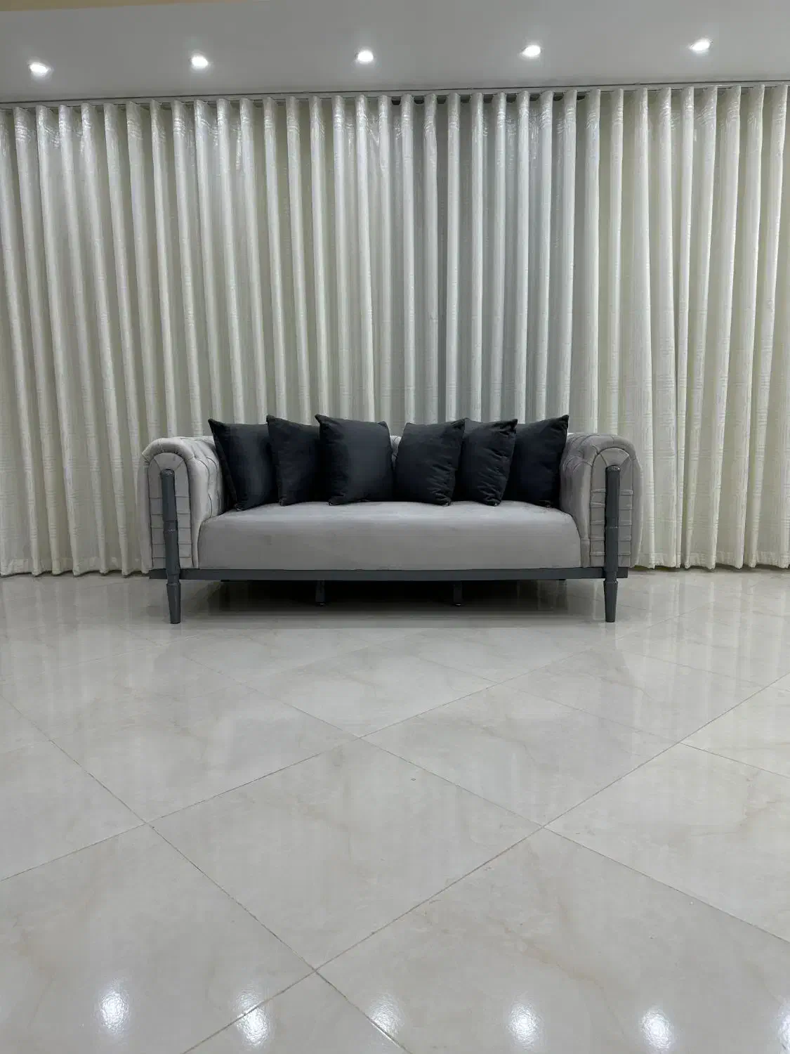 مبل نئو کلاسیک وینچنزا|مبلمان خانگی و میز عسلی|ایلام, |دیوار