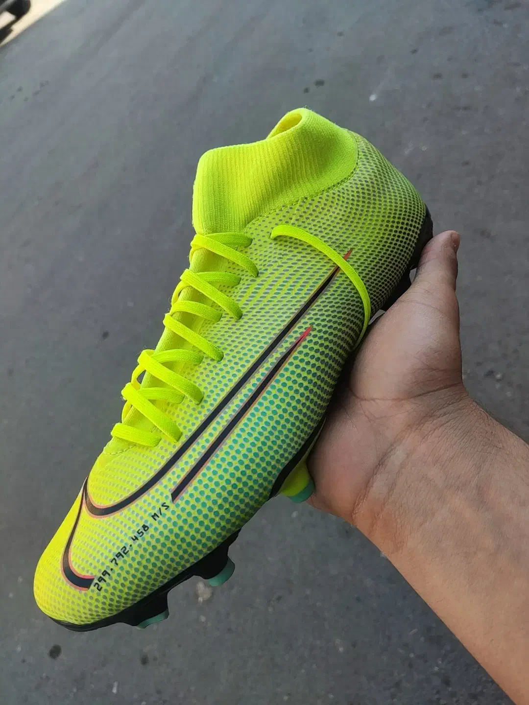 استوک|ورزشهای توپی|ری, شهرک نظامی|دیوار