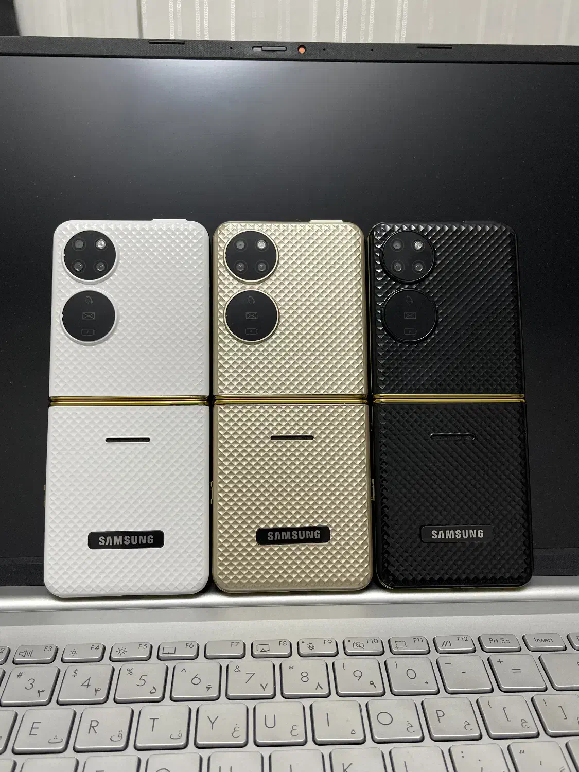 گوشی موبایل 4 چهار سیمکارت تاشو خاص شیک جذاب کمیاب|موبایل|تهران, جمالزاده|دیوار