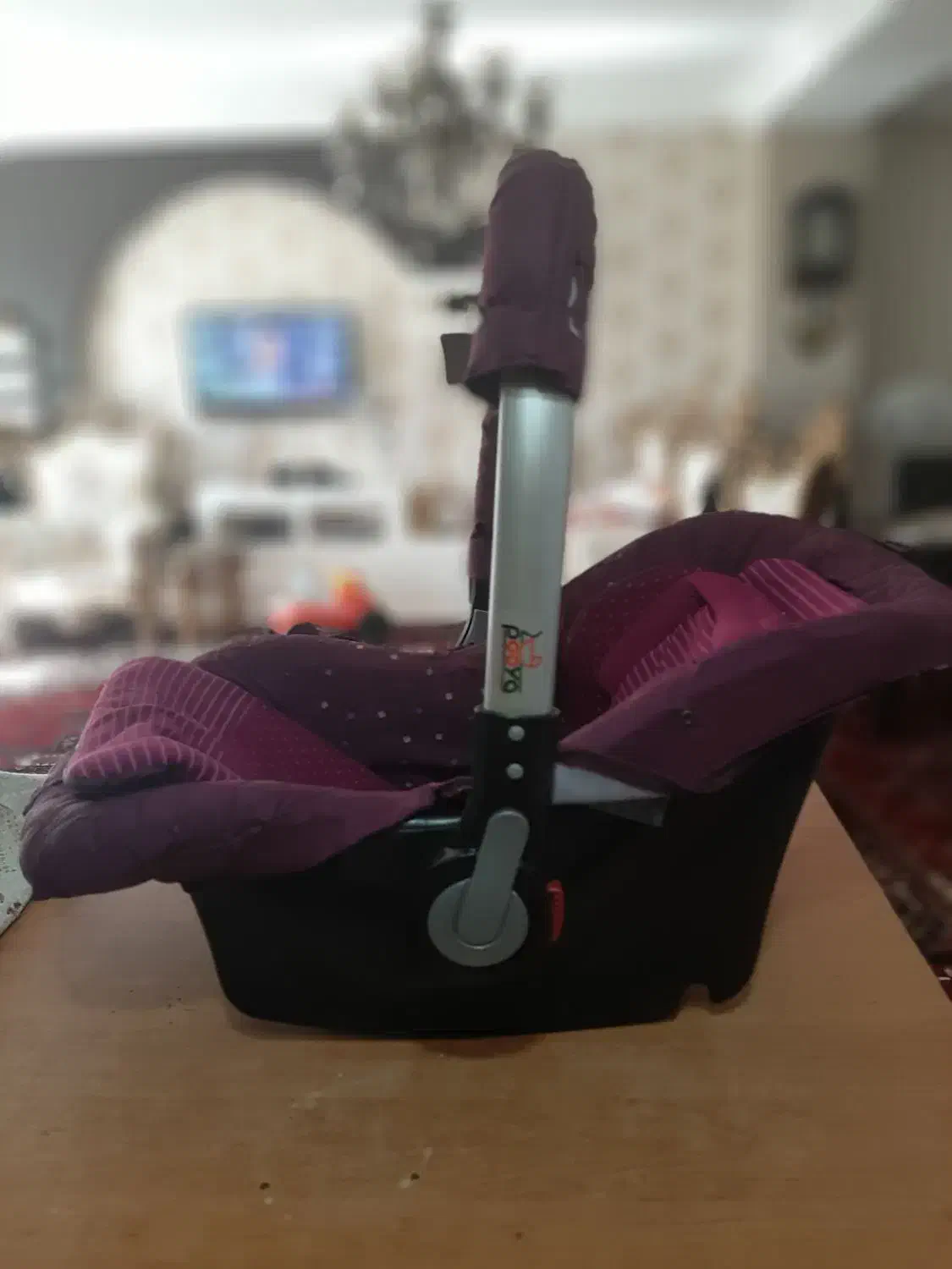 کریر و تخت کودک (ننی)|تخت و صندلی بچه|تبریز, |دیوار