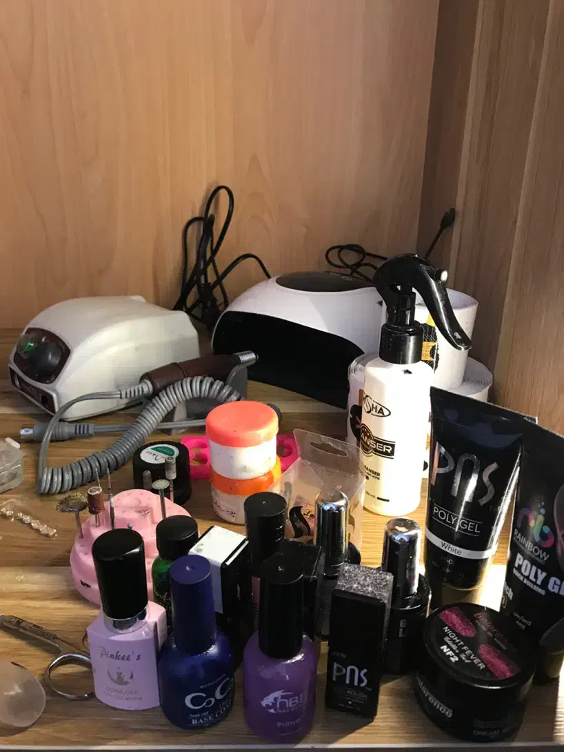 وسایل کاشت ناخن|آرایشگاه و سالن‌های زیبایی|اندیشه, اندیشه فاز ۲|دیوار