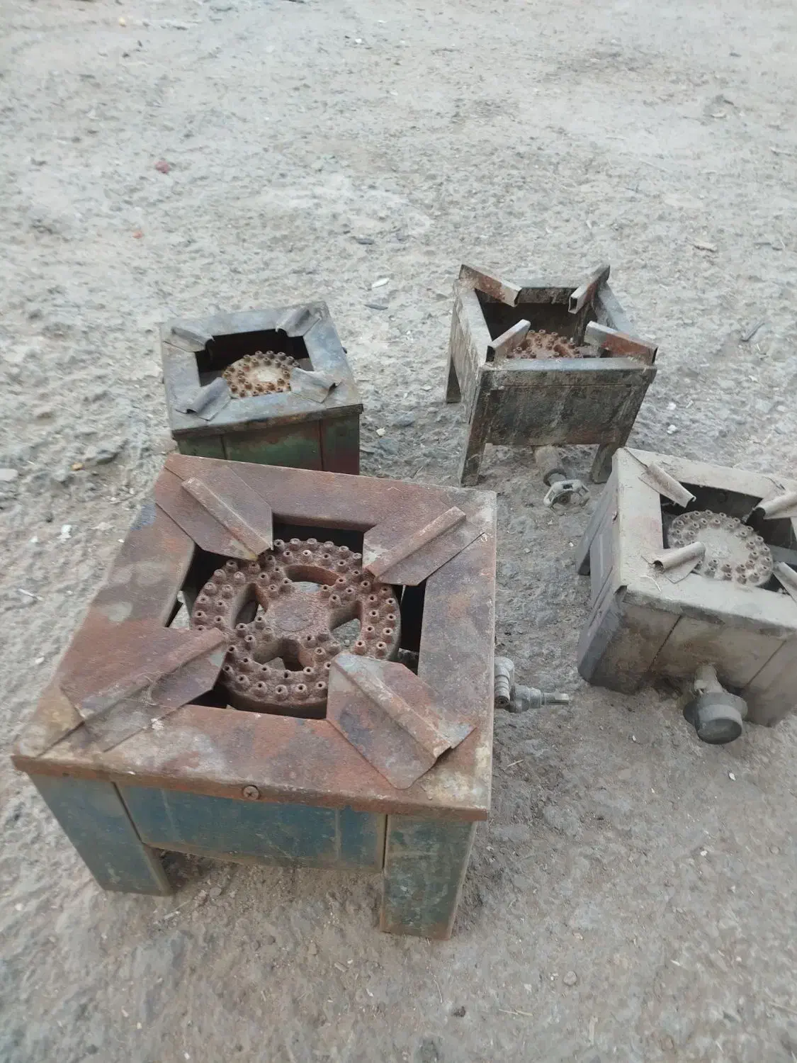 اجاق گاز چهار عدد|اجاق گاز و لوازم برقی پخت‌وپز|کاشان, دشت لتحر|دیوار