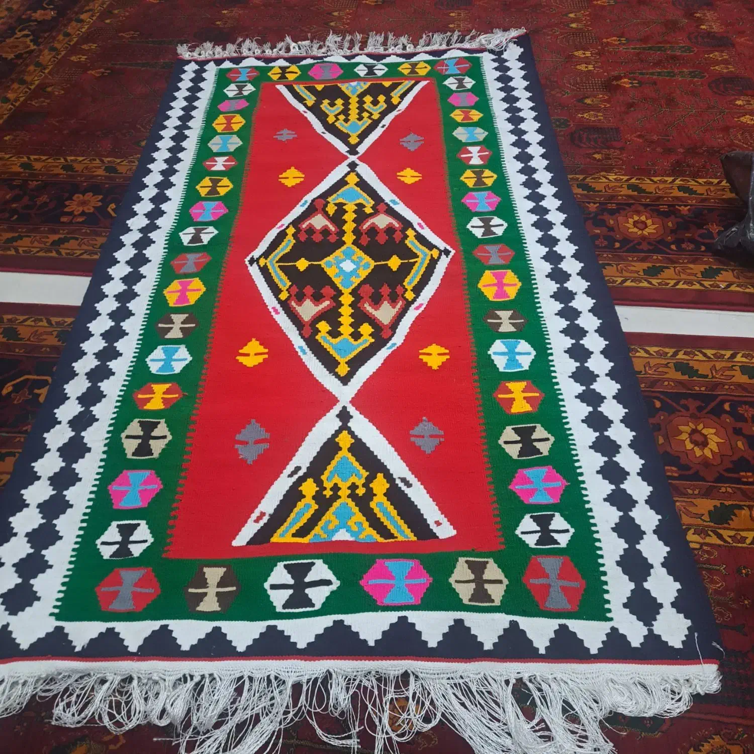 گلیم خوش نقش|گلیم، جاجیم، گبه|فیروزآباد (فارس), |دیوار