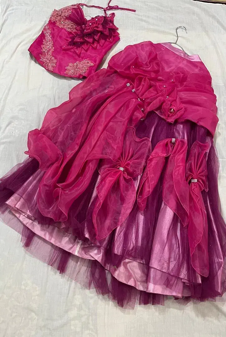 لباس مجلسی|لباس|کاشان, حسن آباد|دیوار