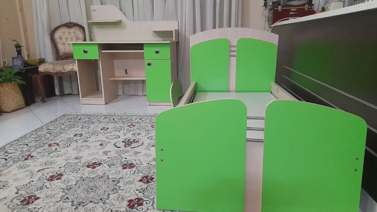 تخت یک نفره ، میز تحریر ام دی اف نوجوان|تخت و سرویس خواب|مشهد, هنرستان|دیوار