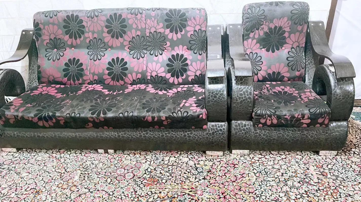 مبل ۹نفره بسیار تمیز|مبلمان خانگی و میز عسلی|سیرجان, |دیوار