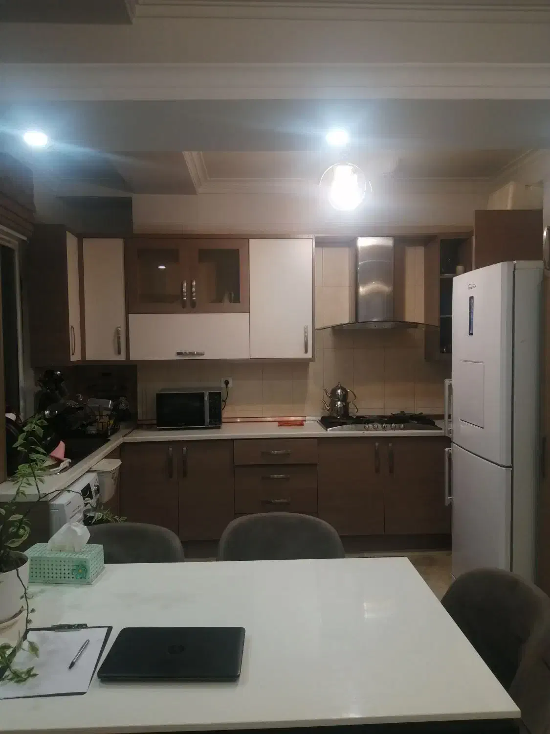 65 متر نورگیر عالی لوکیشن بینظیر