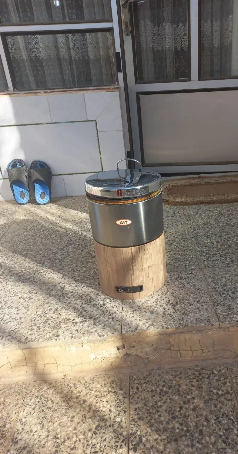 سطل ها پدالی وبادبزنی|لوازم سرویس بهداشتی|نجفآباد, قلعه سفید|دیوار