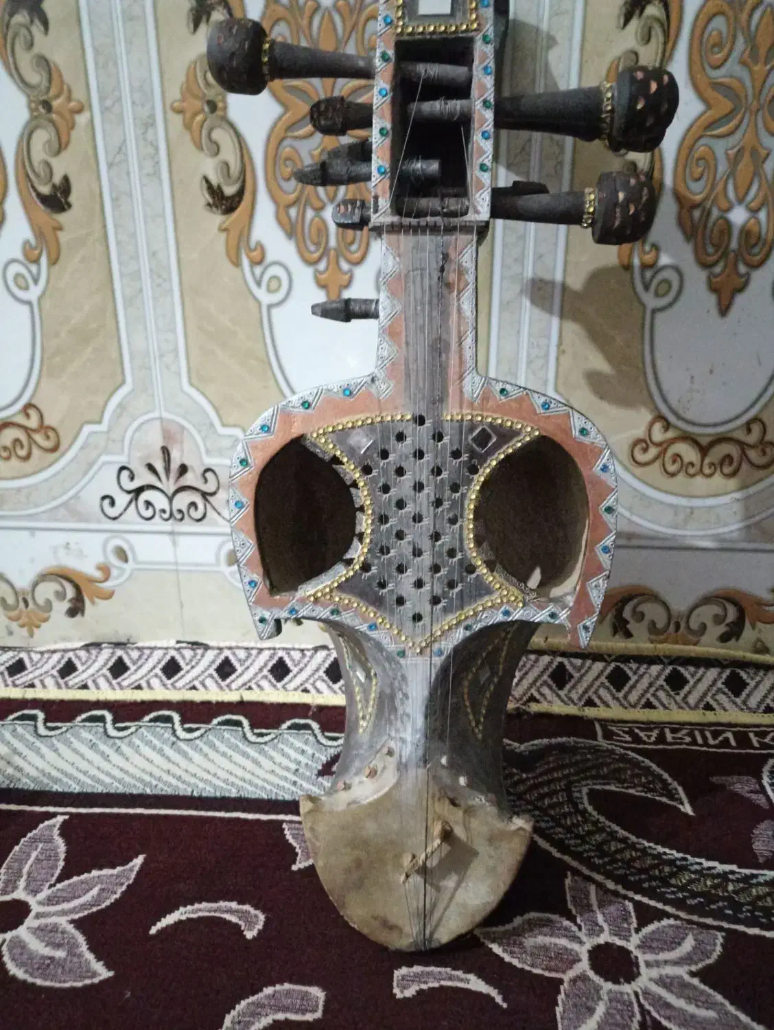 قیچک|سازهای سنتی|بم, |دیوار