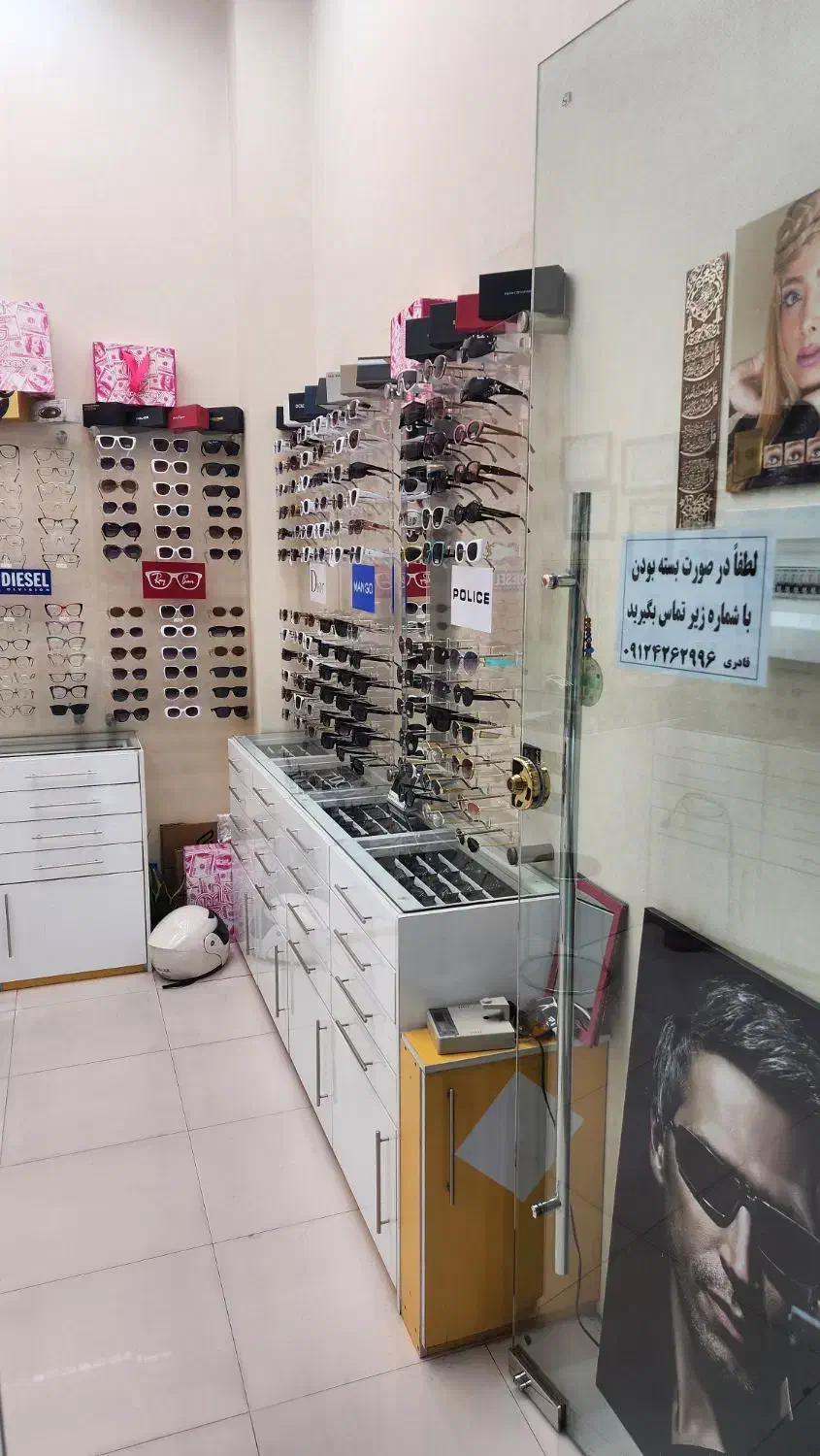 دکور عینک یکجا طبی آفتابی عطر ساعت استند عینک|فروشگاه و مغازه|تهران, بازار|دیوار