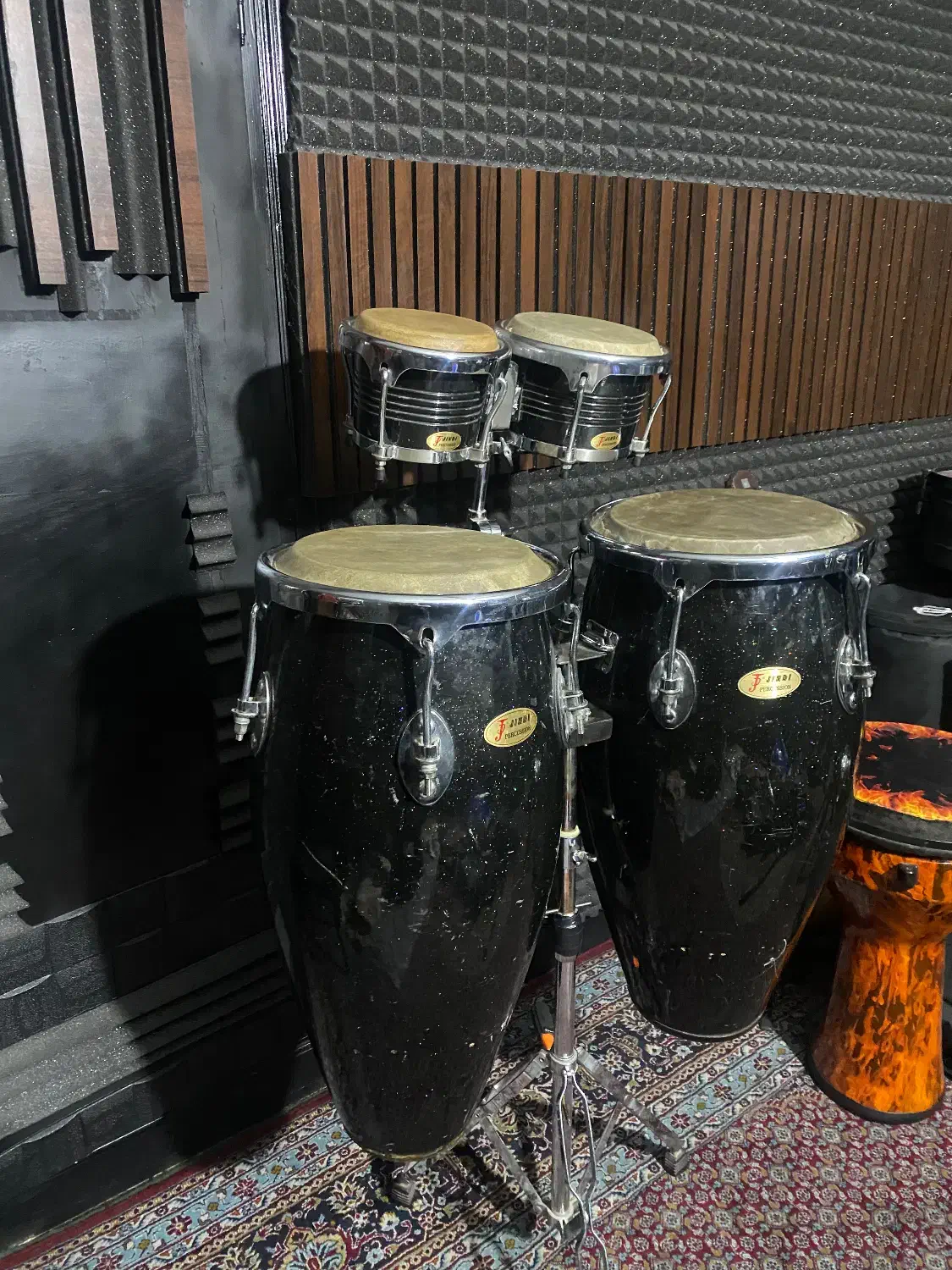 تومبا حرفه ایی|درام و پرکاشن|شاهین‌شهر, فردوسی|دیوار