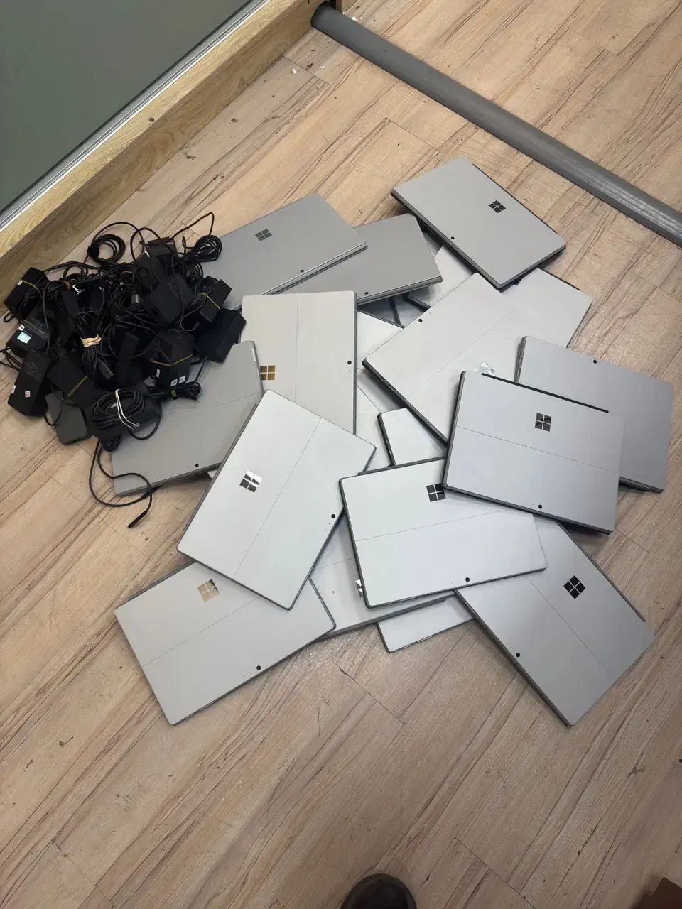 لپتاپ تبلت سرفیس پرو 5 surface pro 5|رایانه همراه|تهران, فلسطین (میدان انقلاب)|دیوار