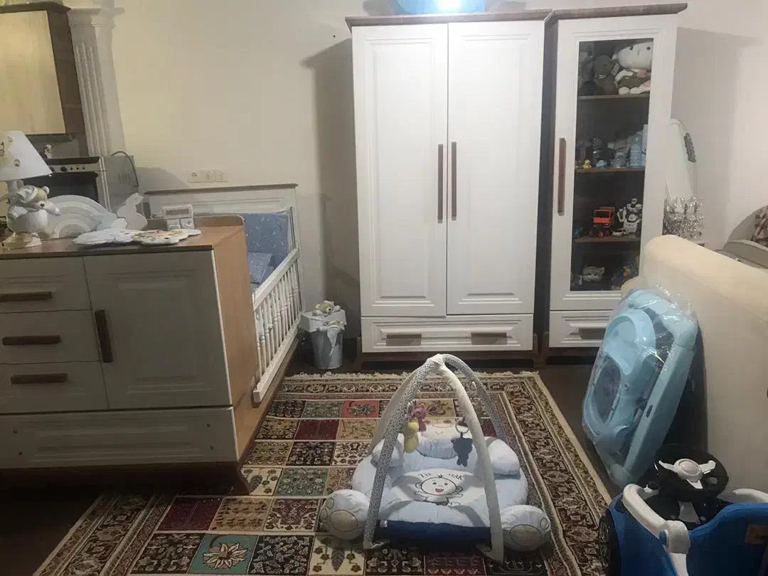 کمد و تخت و ویترین سیسمونی|تخت و سرویس خواب|قم, شهرک قدس|دیوار