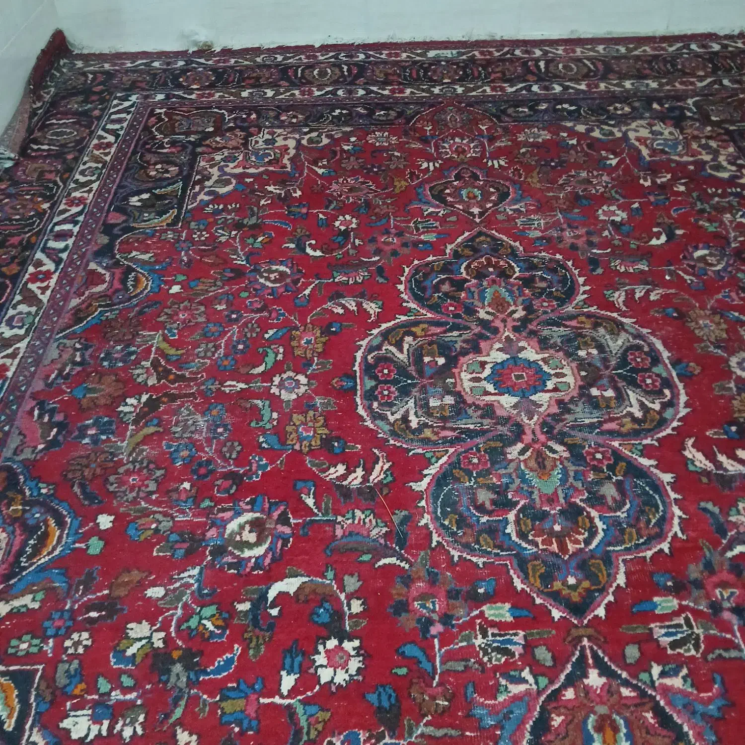 فرش پشمی دستباف قدیمی|فرش|قم, پامنار|دیوار