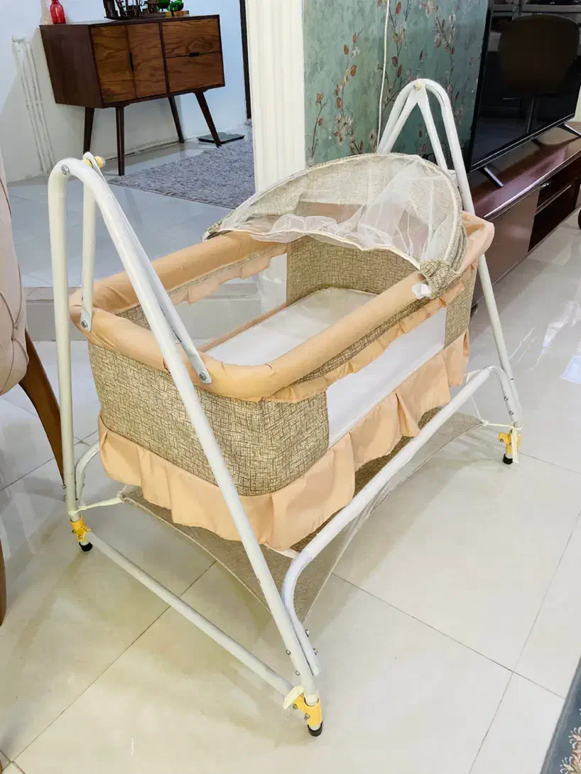 گهواره نوزاد|تخت و صندلی بچه|مشهد, امام خمینی|دیوار