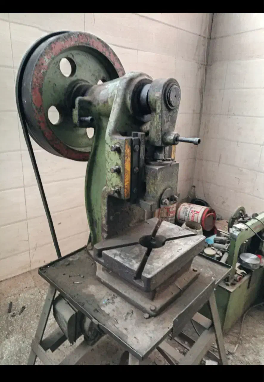 تراشکاری ، دریل فرز ، پرس ، دستگاه تراش رومانی|ماشینآلات صنعتی|زارچ, |دیوار