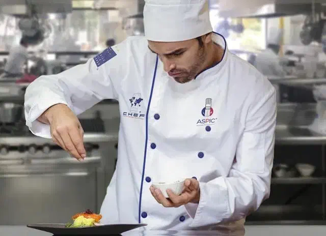 کمک آشپز|استخدام خدمات فروشگاه و رستوران|کرج, شهرک صنعتی بهارستان فاز ۲|دیوار