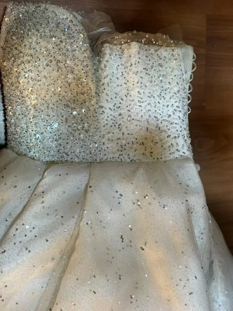 فروش فوری ۲ مدل لباس عروس کاملاً نو|لباس|رشت, گلسار|دیوار