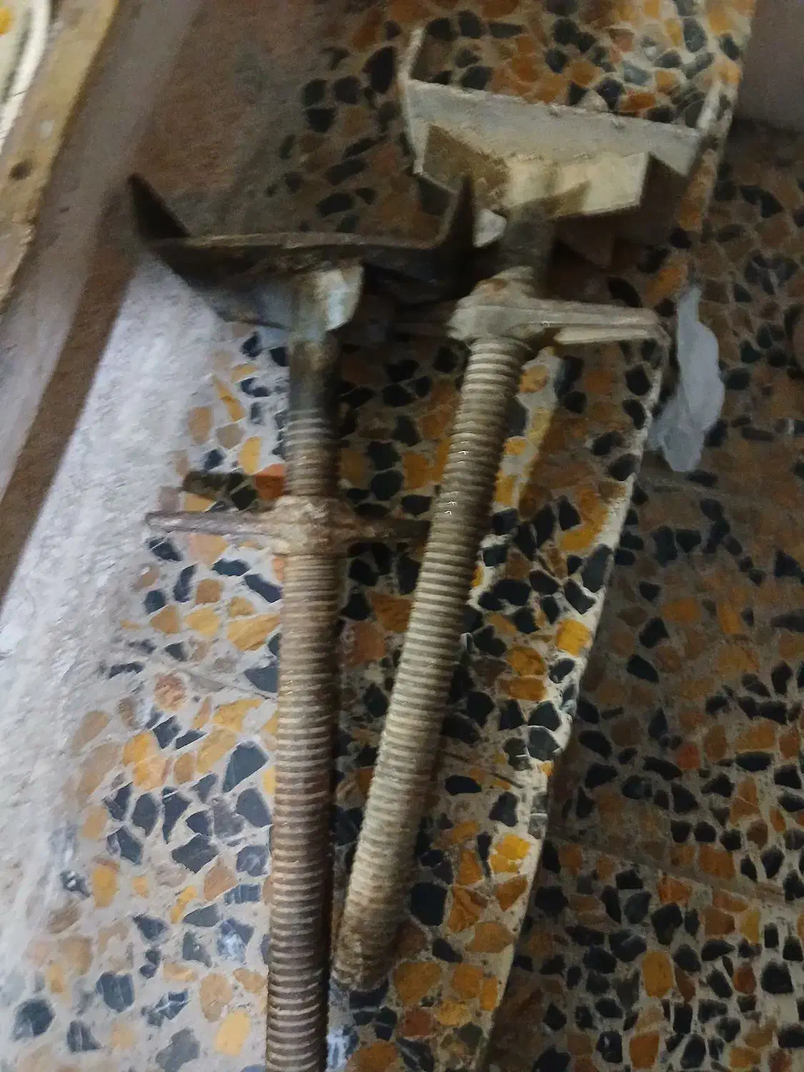 تعدادی سر جک قالبندی|مصالح و تجهیزات ساختمان|بیرانوند, |دیوار