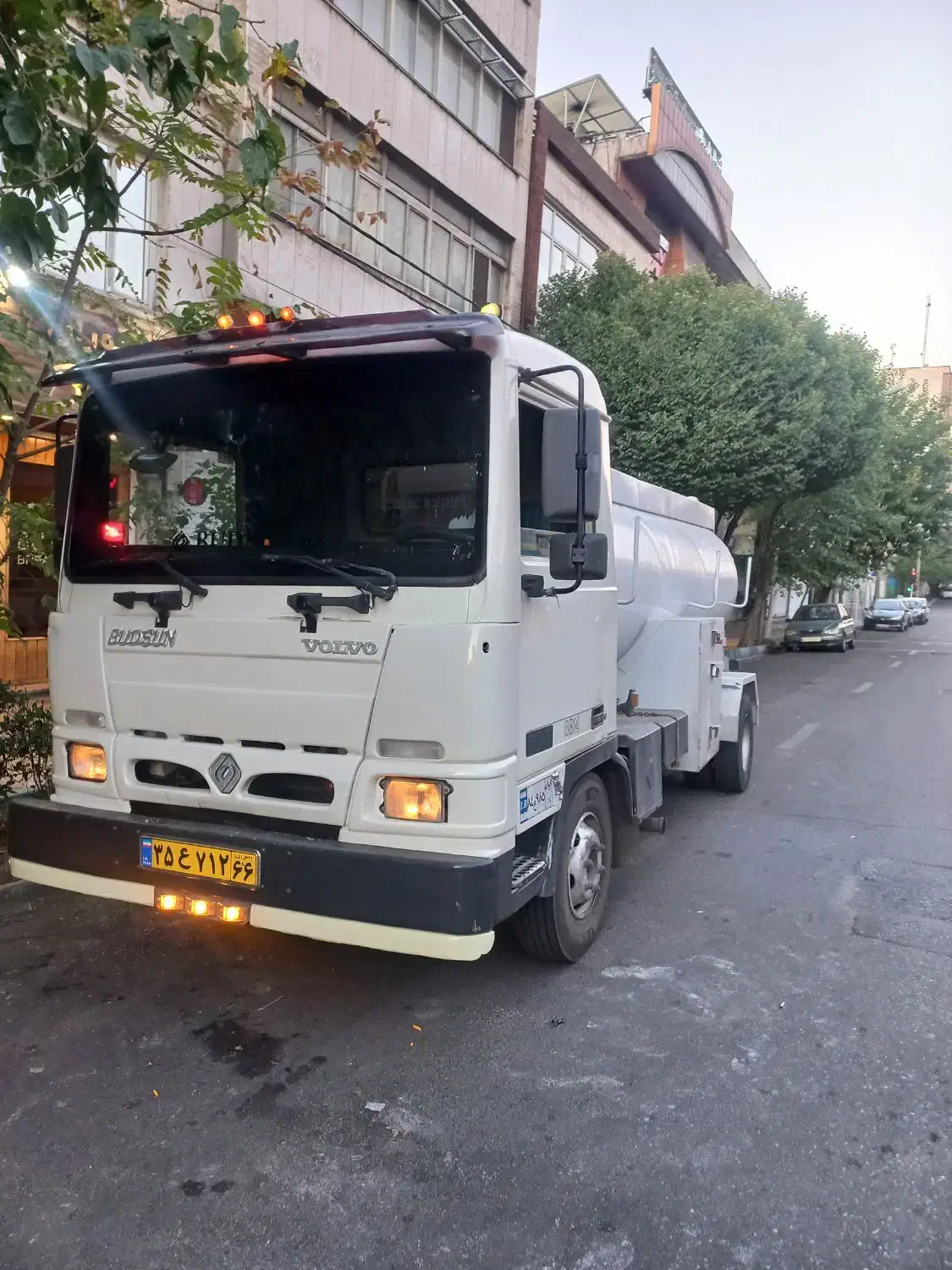 تخلیه چاه لایروبی کف تراشی تبدیل چاه کهنه به نو|خدمات پیشه و مهارت|تهران, فلسطین (میدان انقلاب)|دیوار