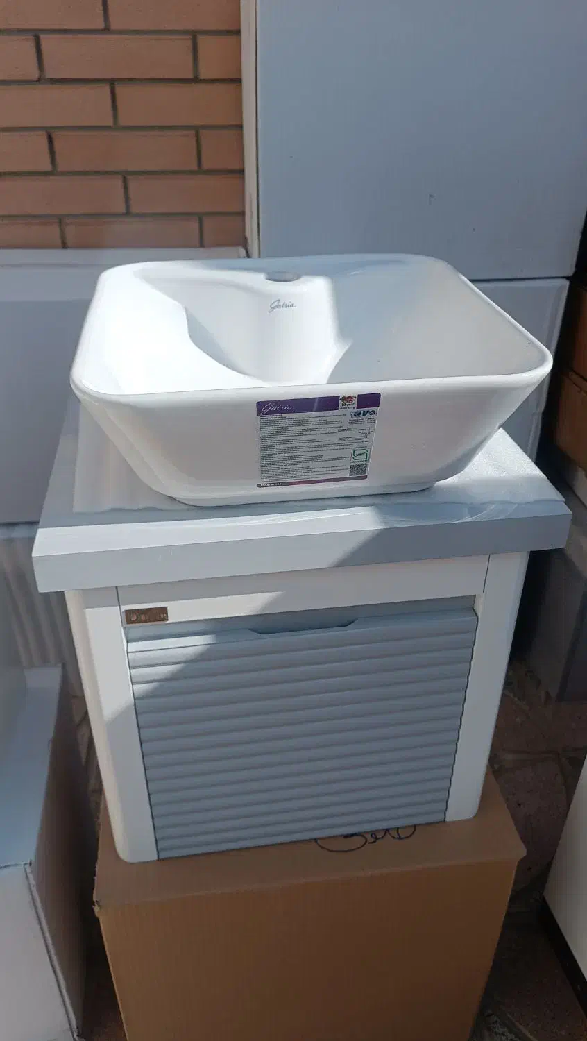 روشویی کابینتی بسیار قیمت مناسب|لوازم سرویس بهداشتی|خمینی‌شهر, |دیوار