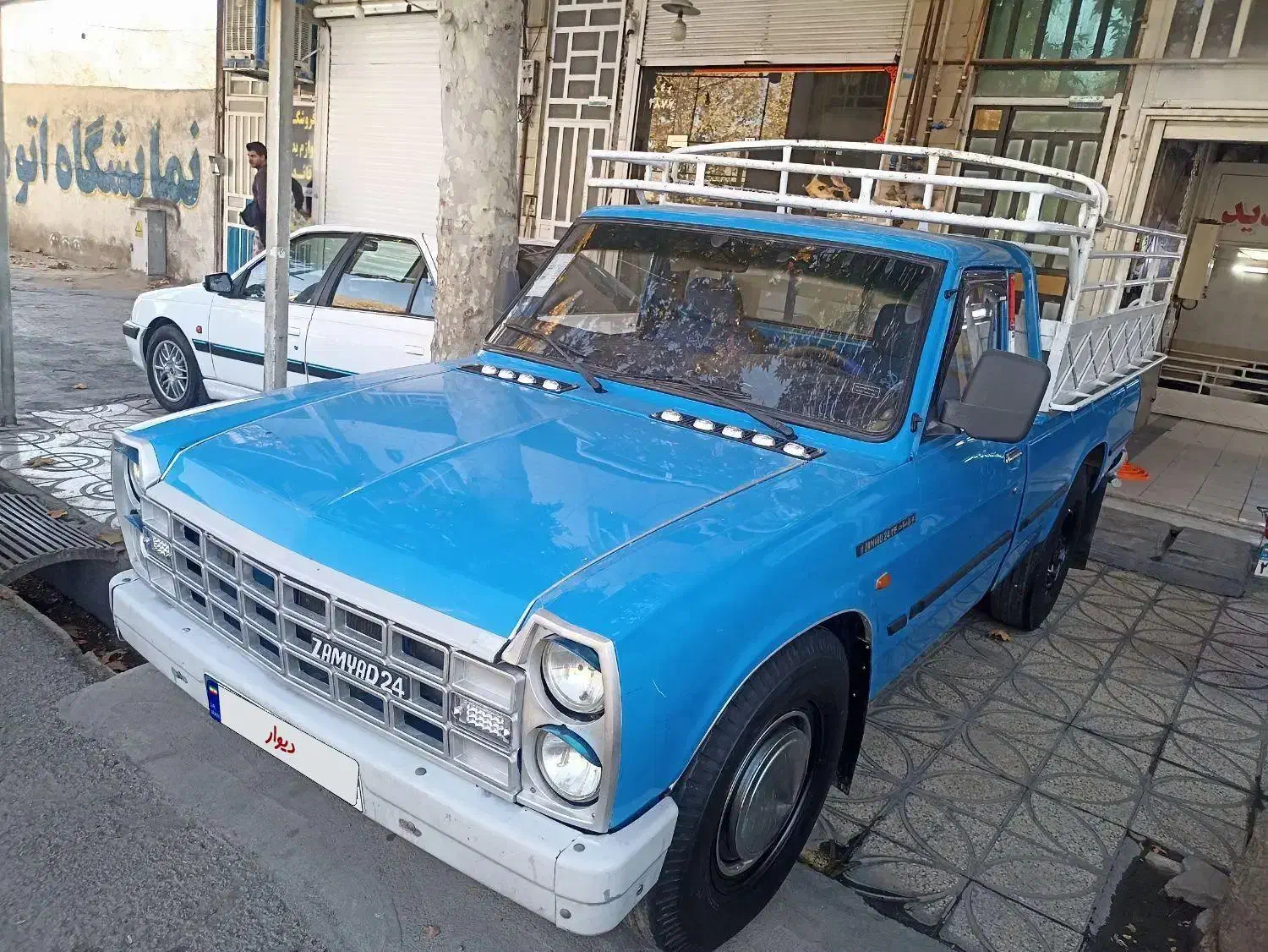 وانت نیسان دوگانه سوز کارخانه در سعادت شهر|خودرو سواری و وانت|شیراز, دانشکده کشاورزی دانشگاه شیراز|دیوار