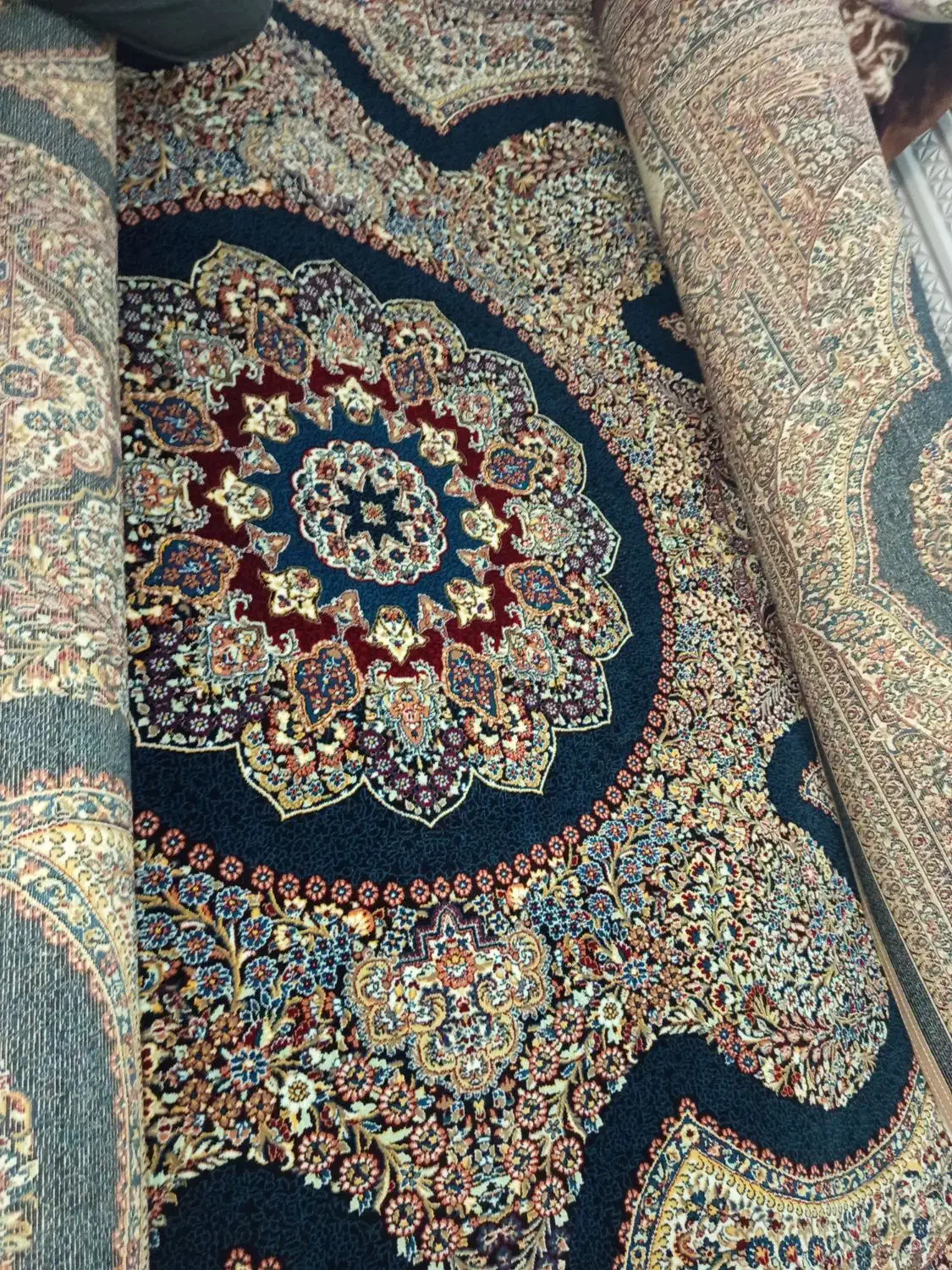 ی عدد فرش ۶متری زمرد مشهد نونو|فرش|ساوه, |دیوار