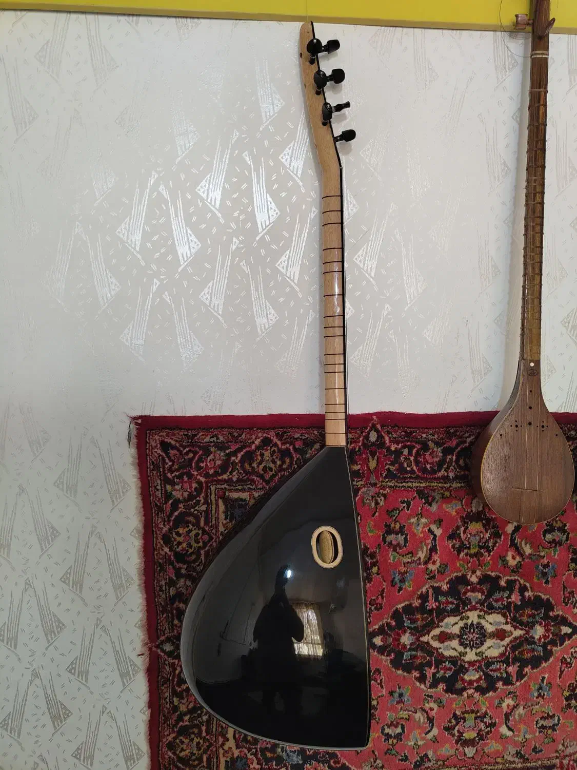 باغلاما هناره دسته کوتاه|سازهای سنتی|رشت, منظریه|دیوار