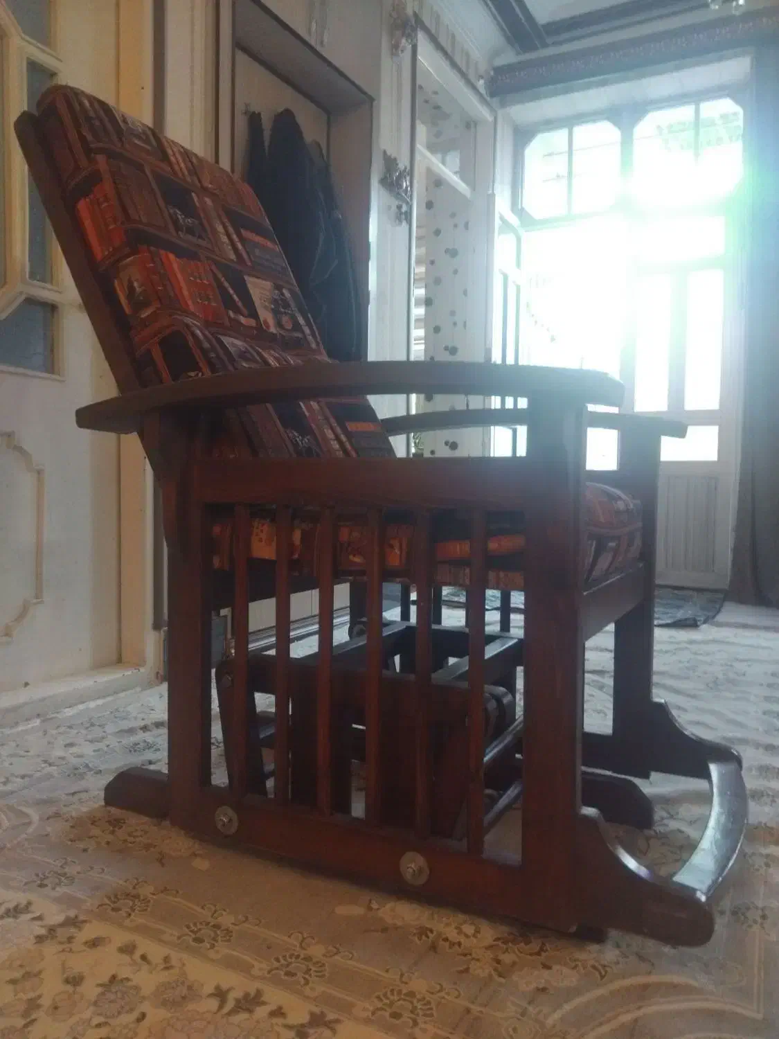 صندلی گهواره ای|صندلی و نیمکت|اردبیل, |دیوار