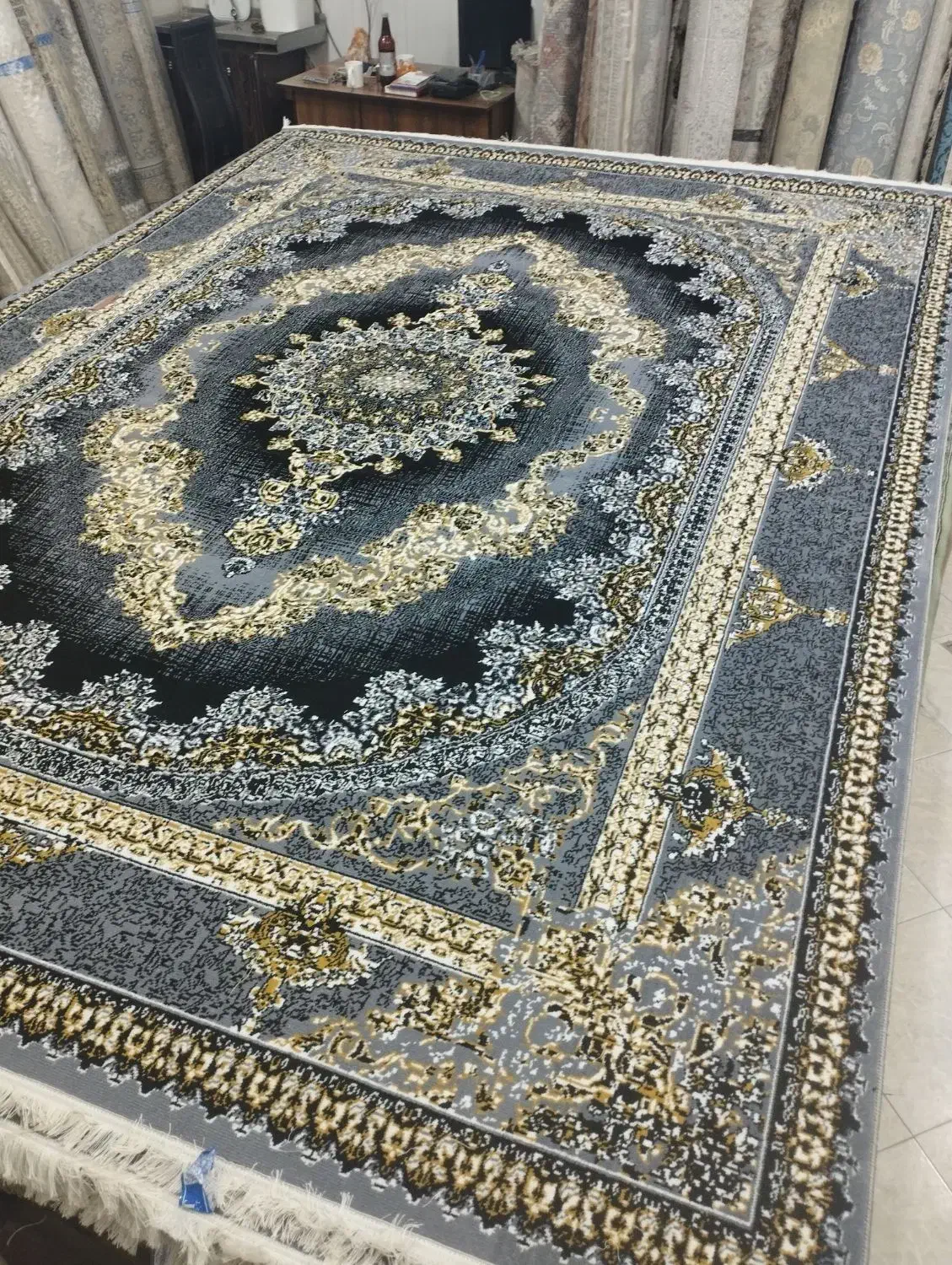 فرش نیایش|فرش|اصفهان, عطار نیشابوری|دیوار