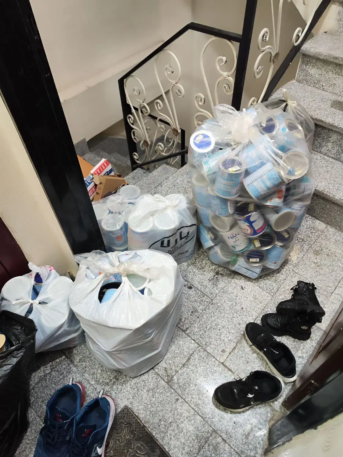 قوطی شیر خشک خالی|ظروف نگهدارنده، پلاستیکی، یک‌بارمصرف|تبریز, |دیوار