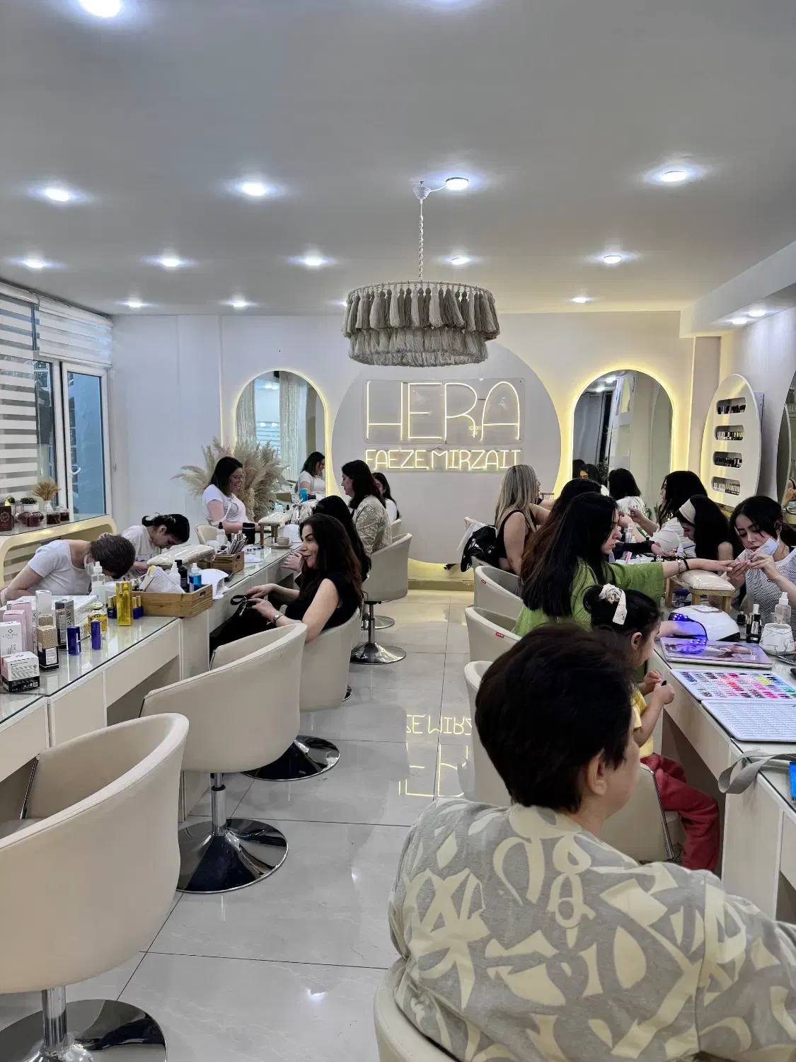 استخدام صندوقدار پاره وقت در سالن زیبایی اندررگو|استخدام اداری و مدیریت|تهران, چیذر|دیوار